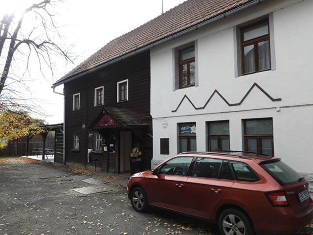 Drevenka Hotel Provodin Buitenkant foto