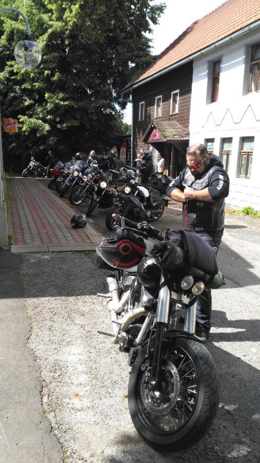 Drevenka Hotel Provodin Buitenkant foto