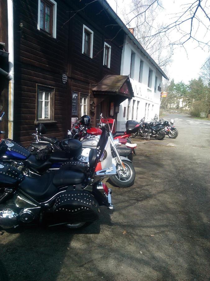 Drevenka Hotel Provodin Buitenkant foto