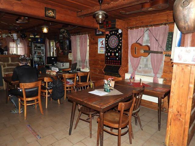 Drevenka Hotel Provodin Buitenkant foto