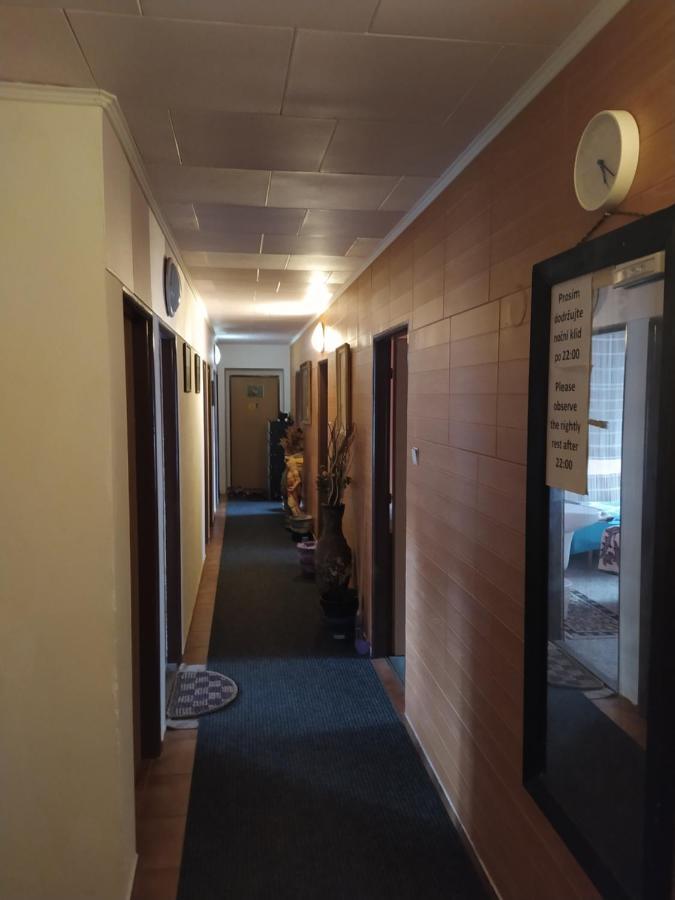 Drevenka Hotel Provodin Buitenkant foto