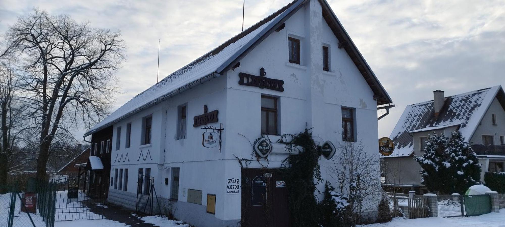 Drevenka Hotel Provodin Buitenkant foto